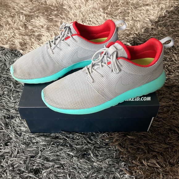 Roshe One (Custom Yeezy Colorway) Size 10M - Picture 2 of 11